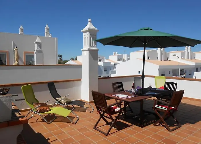 Penthouse V アパート